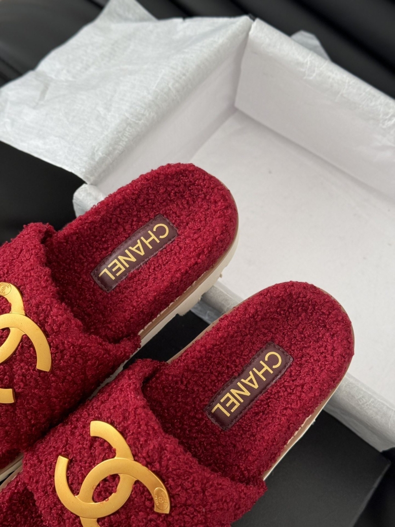 Ch**el slippers